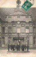[-5%] FRANCE - Verdun - Façade Intérieure De Lhôtel De Ville - Carte Postale Ancienne - Verdun