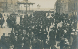 50 CHERBOURG - Place D'Armes - Défilé - CPA Photo  - TTB - Cherbourg