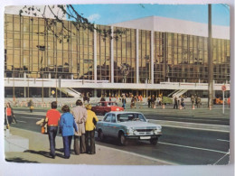 Berlin, Palast Der Republik, PKW Wolga, DDR, 1976 - Mitte