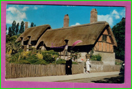 CPM ANGLETERRE - STATDFORD UPON AVON - ANNE HATHAWAY'S COTTAGE Maison Toit Chaume Fleur - Stratford Upon Avon