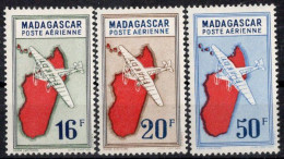 MADAGASCAR Timbres-poste Aérienne N°38* à 40* Neufs Charnières TB  cote : 5€50 - Airmail