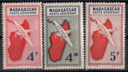MADAGASCAR Timbres-poste Aérienne N°31* à 33* Neufs Charnières TB  cote : 3€25 - Airmail