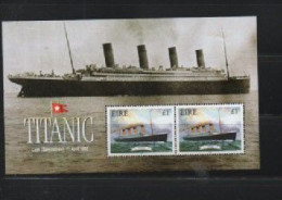 IRLANE  TRANSPORT BATEAU TITANIC  BLOC ET FEUILLET   N° YVET ET TELLIER   34   SANS  CHARNIERES - Blokken & Velletjes