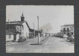 MONTALIVET   LES  BAINS   La Chapelle Et Les Nouveaux Parkings/ Voitures - Autres & Non Classés