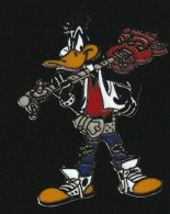 77500-Pin's. Daffy Duck. Signé Démons Et Merveilles. - Cine