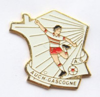 Pin's A.S AUCH GASCOGNE - Footballeur Sur Carte De France - N018 - Football