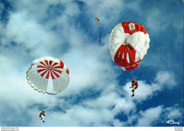 D24    BERGERAC  Centre École Régional De Parachutisme ..... - Parachutting