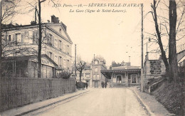 Sèvres . Ville D'Avray      92         La Gare. Ligne De St Lazare N° 18    (voir Scan) - Sevres