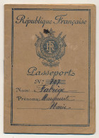 FRANCE - Passeport à L'étranger 60F Vichy (Allier) 1946 + 500f (sans Légende) Pour Renouvellement + Visa Suisse - Cartas & Documentos