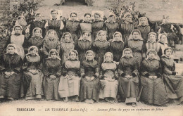 Trescalan , La Turballe * Jeunes Filles Du Pays En Costume De Fête Et Coiffe * Coiffes * Villageois - La Turballe