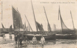 La Turballe * Chaloupes De Pêche , Débarquant Du Poisson * Bateaux Pêcheurs * Villageois - La Turballe