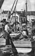 La Turballe * Arrivée Des Bateaux De Pêche * Bateau FLEUR DE FRANCE * Abri Canot De Sauvetage * Pêcheurs - La Turballe