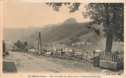 FRANCE - Le Mont Dore - Sur La Route Du Mont Dore à Clermont Ferrand - Carte Postale Ancienne - Le Mont Dore