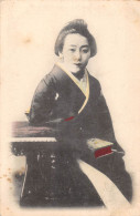 CPA JAPON / FEMME JAPONAISE GEISHA  / JAPAN - Autres & Non Classés