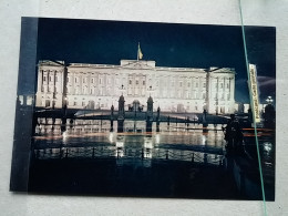 KOV 540-13 - LONDON, England, - Buckingham Palace