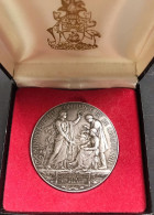 MÉDAILLE Francia France Ministere Du Commerce Et De L'industrie ( 1 Argent Sul Bordo ) In Cofanetto - Adel