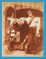 Photo 12,5x16,5 Cm * Sergeant And Private Of The 42nd Gordon Highlanders, Edinburgh Castle (1843-47) * Rif. FTG-AA13 - War, Military