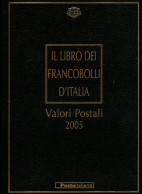 2005 Italia, Libro Annuale "buca Delle Lettere" Completo  Con Francobolli Già Montati E Custodia Ottime Condizioni - Full Years