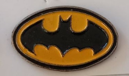 YY431 Pin's Batman Chauve Souris Cinéma Film  Achat Immédiat - Cinéma