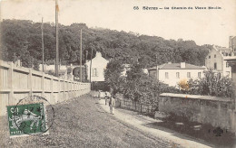 Sèvres .     92      Le Chemin Du Vieux Moulin   N° 65       (voir Scan) - Sevres