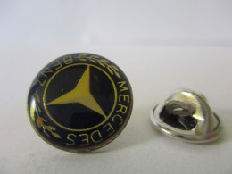 Pin's Mercedez Benz En Epoxy, 1,5cm De Diamètre - Frais Du Site Déduits - Mercedes