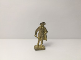 Kinder :  K93 N138  Französische Musketiere Um 1670 1980-92 - Musketeer 4 - Gold SCAME - Figurines En Métal