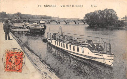 Sèvres .     92        Vue Sur La Seine. Lavoir     N°70   (voir Scan) - Sevres