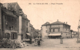 La Tour Du Pin - La Place Prunelle - Restaurant JOUFFRAY - Villageois - La Tour-du-Pin