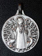 Pendentif Médaille Religieuse D'exorcisme Milieu XXe "Saint Benoit" Religious Medal - Religion & Esotérisme