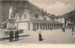 FRANCE - Luchon - Les Thermes - LL - Femme Avec Une Ombrelle - Carte Postale Ancienne - Luchon