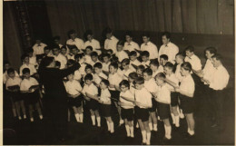 DIFFERDANGE - Photo Original D'une Chorale Avec Leur Directeur 1965 - Differdingen