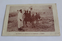 La Brousse Et Ses Habitants à Diabo - Niger