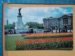 KOV 540-19 - LONDON, England - Buckingham Palace