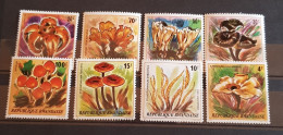 RWANDA MUSHROOMS FUNGI SET PERFORED MNH - Unused Stamps