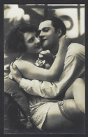 CPA Couple érotisme Femme Girl Woman Déshabillé Non Circulé Glamour Pin Up Risque Réal Photo - Paare