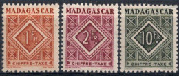 MADAGASCAR Timbres-Taxe N°34*,35* & 39* Neufs Charnières TB  cote : 2€50 - Postage Due