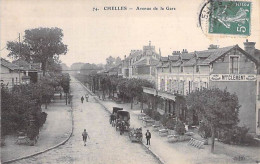 77 - CHELLES - CPA - Avenue De La Gare ( Hotel Restaurant Tabac CLÉMENT En 1er Plan / Attelages ) - Seine Et Marne - Chelles