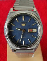 SEIKO+Seiko 5 7009-876A 38mm Automatic Watch, English / French Calender+ORIGINAL +VINTAGE+JAPAN - Watches: Old