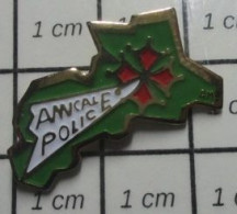 3022 Pin's Pins / Beau Et Rare / POLICE / AMICALE POLICE HERAULT CROIX OCCITANE - Policia