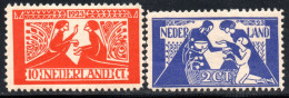 2351. NETHERLANDS 1923 CHARITY Y.T.131-132, SC B4-B5 MH - Unused Stamps