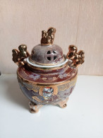 Brule Parfum En Porcelaine Japonais Satsuma Hauteur 17 Cm - Asian Art