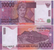 INDONESIA   10'000  Rupiah.  P143b  Dated 2005/07  (Sultan Mahmud Badaruddun + Rumah Houses, Palembang At Back )  UNC - Indonésie