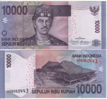 INDONESIA   10'000  Rupiah.  P150b  Dated 2011  ( Sultan Mahmud Badaruddun   Rumah Houses, Palembang At Back )  UNC - Indonesien