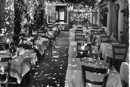 Thème - RESTAURANTS - CPSM GF 1955 - 83 - SAINT RAPHAEL : Un Coin De La Salle à Manger - Loir Et Cher - Ristoranti