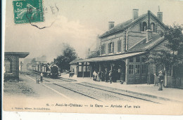 AY 186-  C P A  -AUXI LE CHATEAU    (62) LA  GARE  ARRIVEE D'UN TRAIN - Auxi Le Chateau