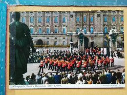 KOV 540-39 - LONDON, England, GUARD, GARDE - Buckingham Palace