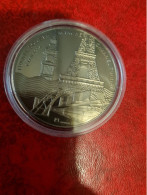 JETON MEDAILLE DANS SA BOITE  Les évènements Forts De Votre Vie  TUNNEL SOUS LA MANCHE TOUR EIFFEL ET BIG BEN - Non Classés