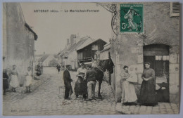 CPA Carte Postale ARTENAY Loiret 45 - Artenay Vécu : Le Maréchal-ferrant - Artenay