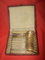 Coffret De 12 Cuillères à Café En Métal Argenté époque " Art - Déco " ( 1930 ) - Silverware