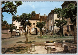 GF (70) 205, Pesmes, Combier A CI 432, Place Des Miimes Et Porte St-Hilaire - Pesmes